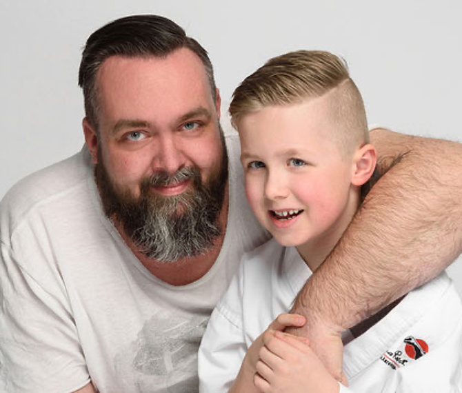 Familienfoto mit Vater Kjell und Sohn Marco