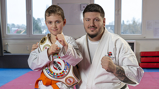Professionelles Kickboxtraining mit Andreas Malios, 11facher Welt- und Europameister.